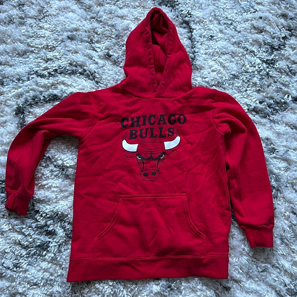 Red Chicago Bulls hoodie